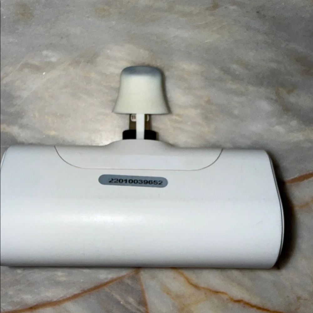 iWALK LinkMe 4 Portable Power Bank 4500mAh White Lightning Connector AZ4300L